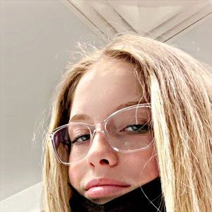 Meet your Posher, Addison